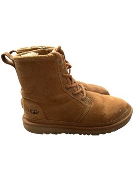 UGG Lace up Suede Boots in Chestnut, Youth 4 / Women 6.